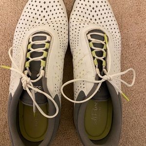 Adidas women’s white golf shoes size 9 LNWOT